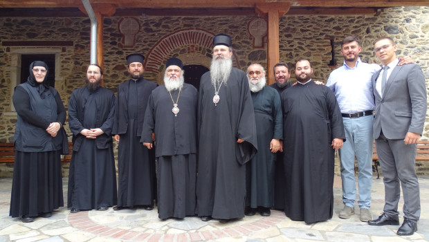 Ο Σεβασμιώτατος Μητροπολίτης μας ξεναγεί τον Μητροπολίτη Ράσκας καί Πριζρένης κ. Θεοδόσιο