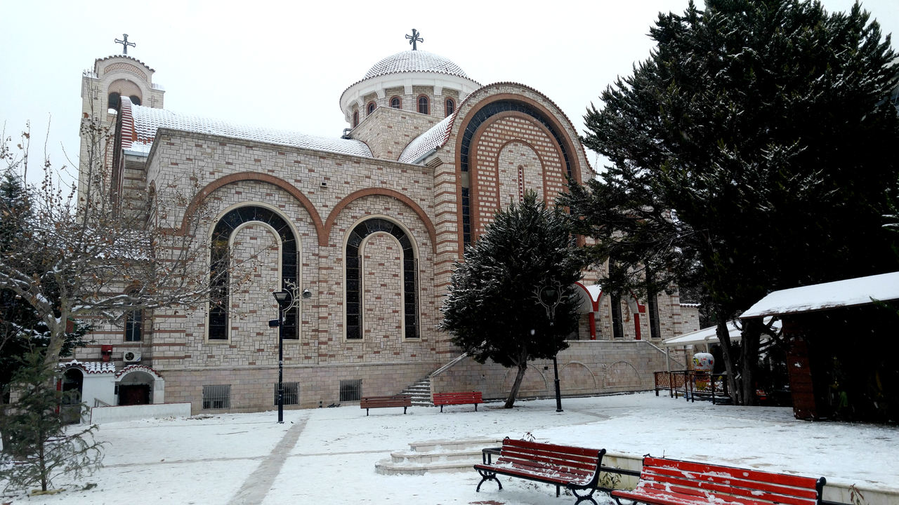 Χιονισμένες και οι Εκκλησίες του Ευόσμου…