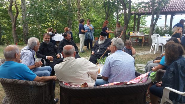 Ο Σεβασμιώτατος Μητροπολίτης μας με τους Καθηγητές του 1ου Γυμνασίου Ευόσμου