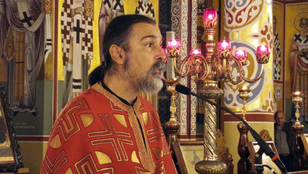 Ο π. Γεώργιος Μπέτας κηρύττει στη 2η Στάση των Χαιρετισμών