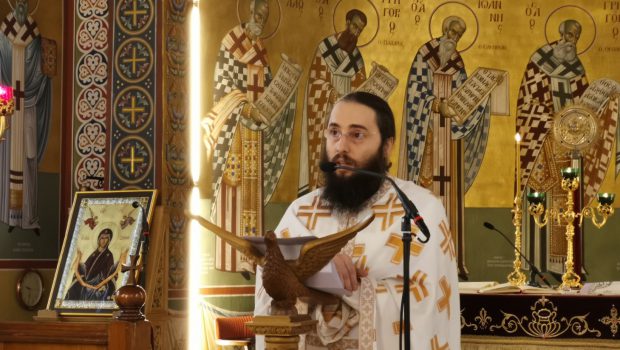 Ο π. Λάζαρος Βύρλιος κηρύττει στον Ι. Ν. Ευαγγελισμού