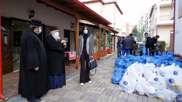 Δέματα Αγάπης για τις Άγιες ημέρες των Χριστουγέννων… εν μέσω πανδημίας