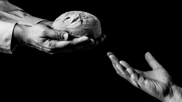 Χριστούγεννα… Ας ξαναγεννηθεί και η ελπίδα